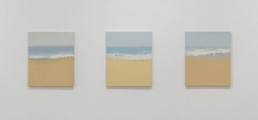 土屋祐子「マイオウンビーチ」感想 – ポートレイトの構図が生み出す不思議な雰囲気